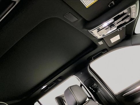 Certified 2025 Chevrolet Suburban Premier AWD/4WD image 23