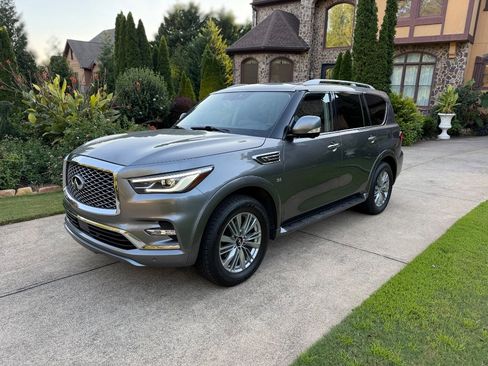 Used 2019 INFINITI QX80 Luxe w/ Proassist Package AWD/4WD image 2