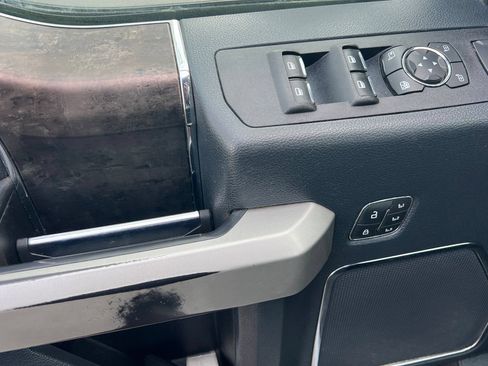 Used 2022 Ford F350 Lariat w/ Lariat Ultimate Package AWD/4WD image 12