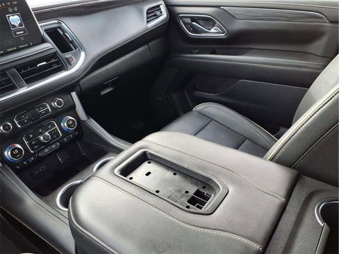 Used 2024 GMC Yukon SLT image 12