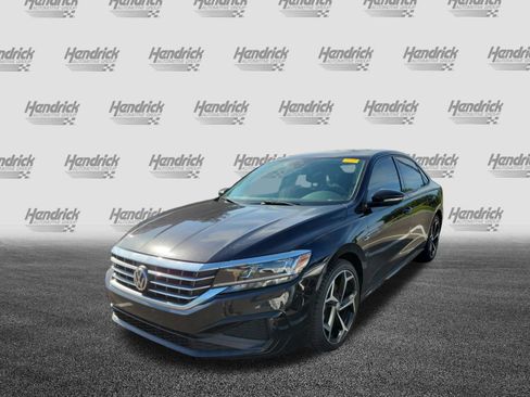 Used 2020 Volkswagen Passat 2.0T R-Line image 4