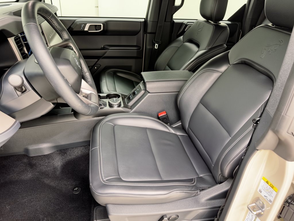 Used 2026 Ford Bronco Outer Banks AWD/4WD image 5