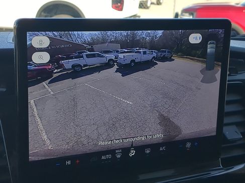 Used 2024 Ford Transit 350 XLT image 18