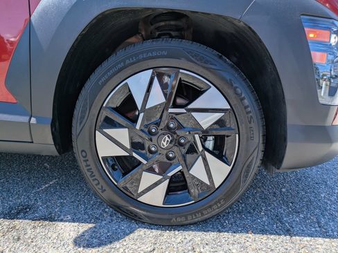 Used 2025 Hyundai Kona SEL FWD image 12