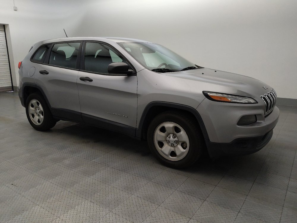 Used 2017 Jeep Cherokee Sport FWD image 11