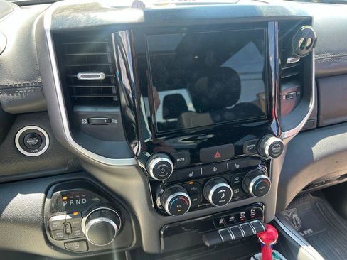 Used 2022 RAM 1500 Big Horn AWD/4WD image 3