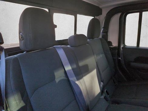 Used 2020 Jeep Gladiator Overland image 21
