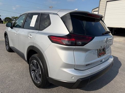 Used 2025 Nissan Rogue SV FWD image 35