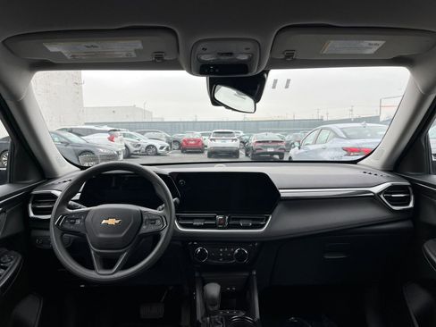 Used 2025 Chevrolet TrailBlazer LT w/ Driver Confidence Package image 32