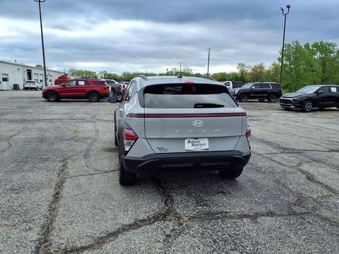Used 2025 Hyundai Kona SEL FWD image 29