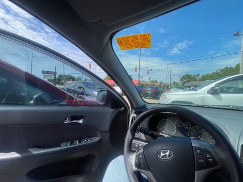 Used 2010 Hyundai Elantra SE w/ Popular Equipment Pkg 2 FWD image 12
