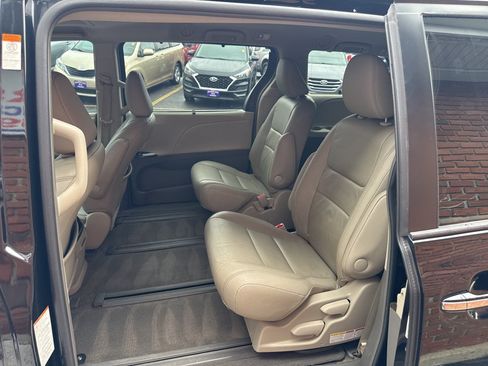 Used 2015 Toyota Sienna XLE AWD/4WD image 19