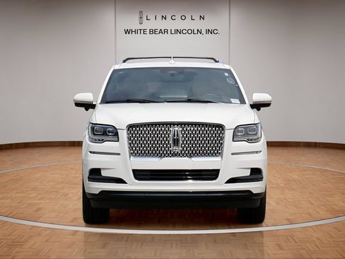 Used 2024 Lincoln Navigator L Reserve AWD/4WD image 2
