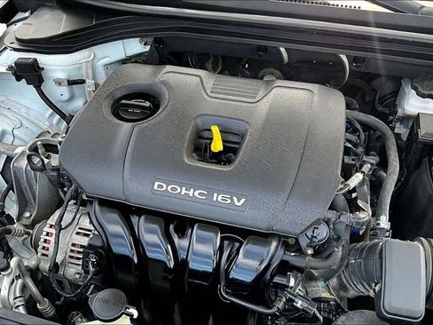 Used 2018 Hyundai Elantra SE FWD image 27