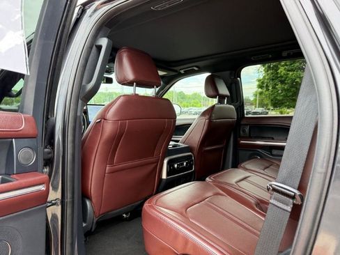 Used 2024 Ford Expedition Limited AWD/4WD image 17