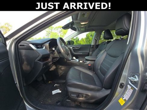 Used 2023 Toyota RAV4 Limited FWD image 12