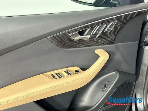 Used 2025 Audi Q8 Prestige image 38