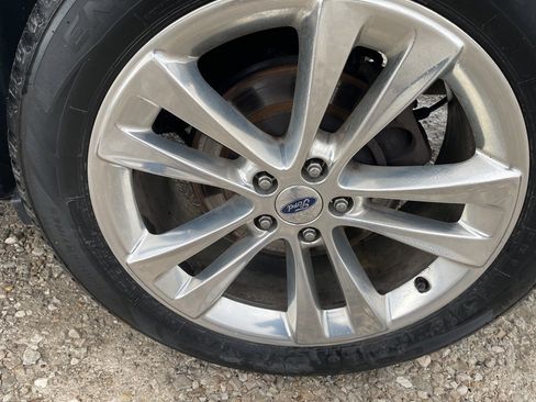 Used 2019 Ford Explorer XLT w/ Equipment Group 202A image 9