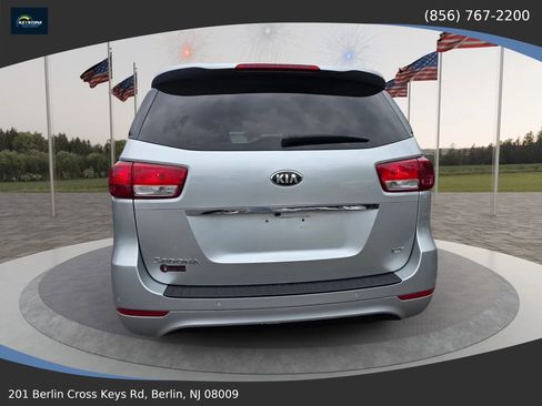 Used 2016 Kia Sedona LX w/ LX Convenience Package FWD image 6