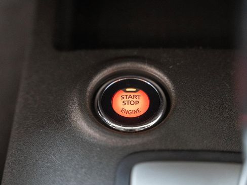 Used 2021 Nissan Frontier PRO-4X w/ Pro-4x Utility Package AWD/4WD image 32