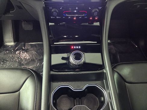 Used 2025 Jeep Grand Cherokee Limited RWD image 13