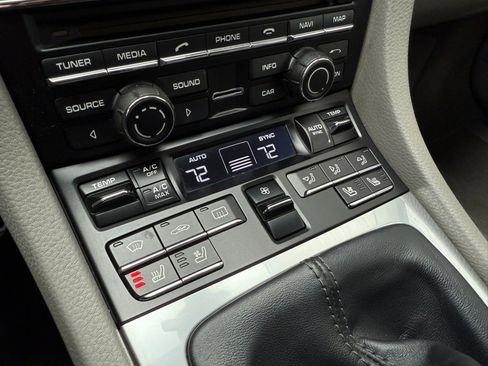 Used 2014 Porsche 911 Carrera S image 21