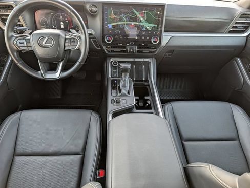 Used 2025 Lexus GX 550 w/ Accessory Package (2T) AWD/4WD image 11