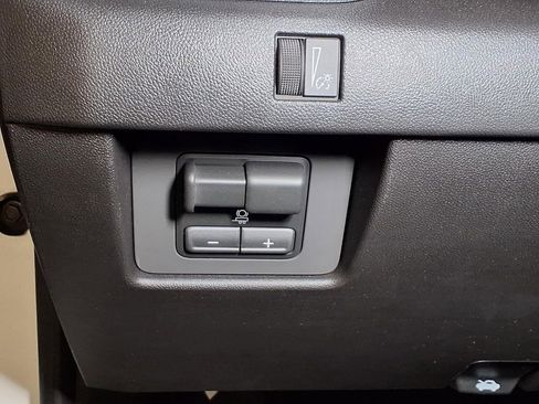 New 2026 GMC Canyon Elevation RWD image 16