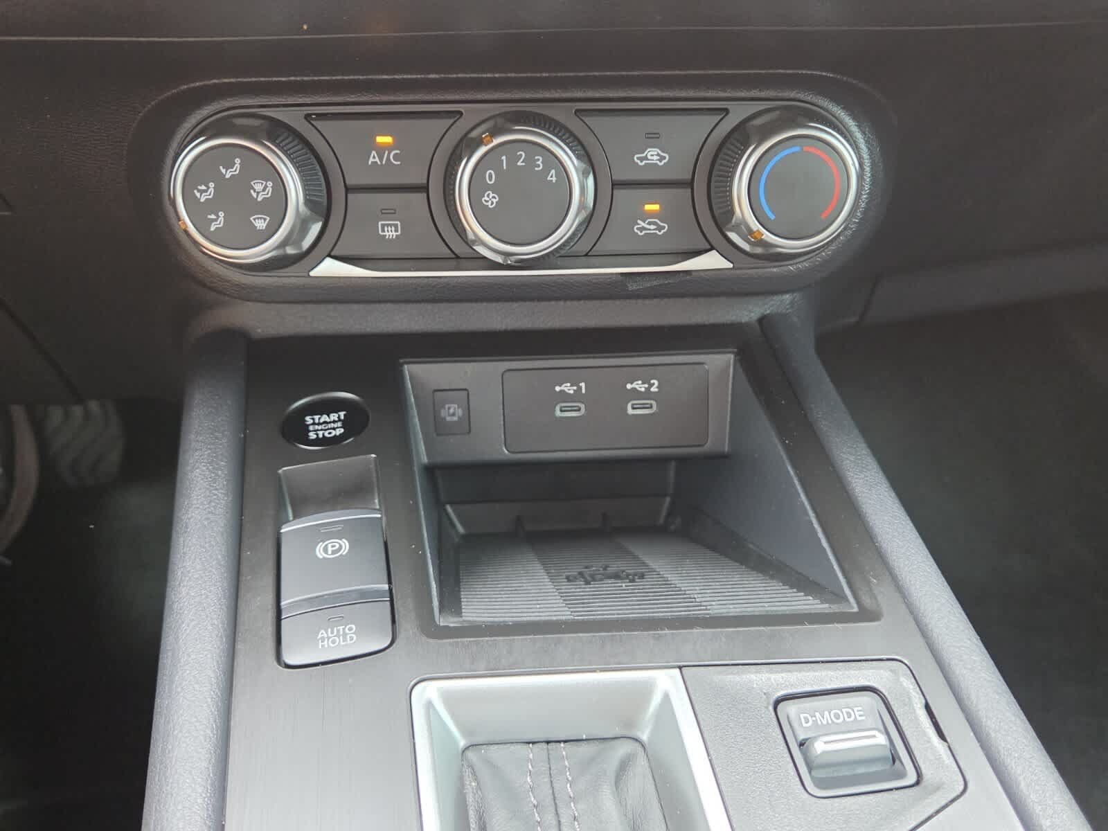 Used 2025 Nissan Kicks SV FWD image 10