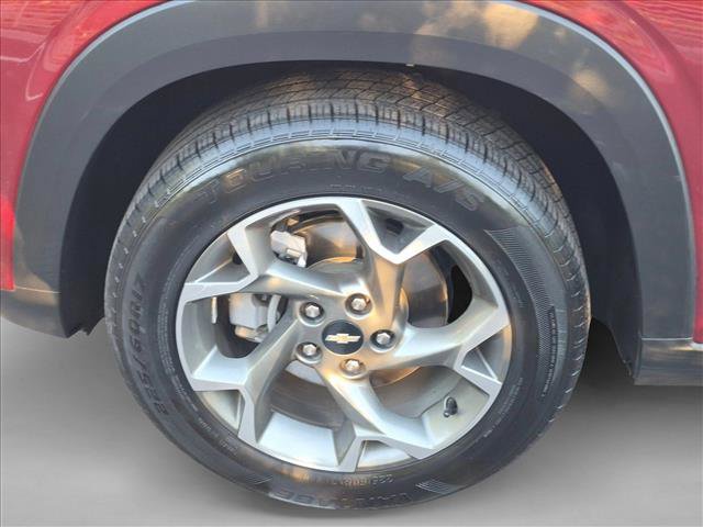 Used 2025 Chevrolet Trax LT w/ LT Convenience Package FWD image 28