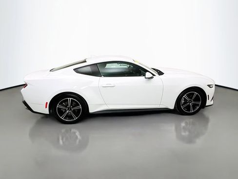 Used 2024 Ford Mustang Coupe image 8