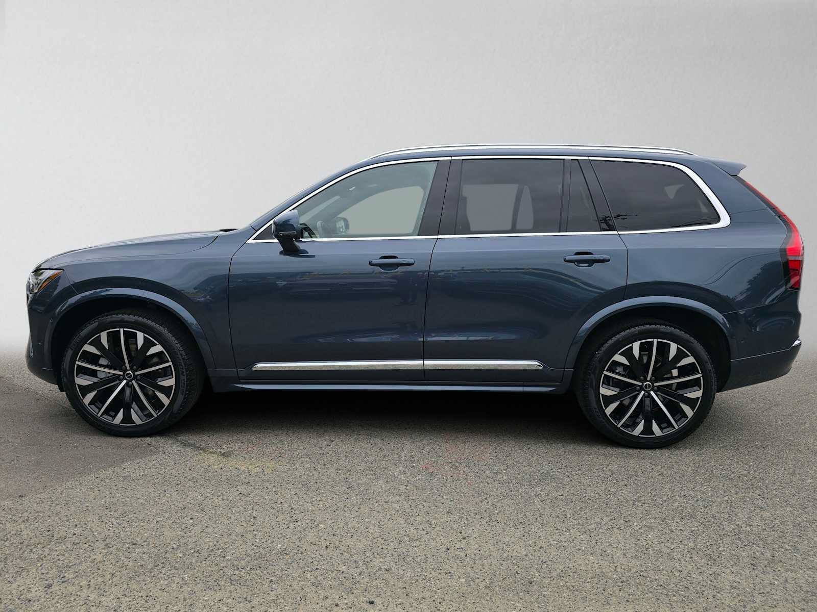 Used 2026 Volvo XC90 B5 Plus w/ Protection Package AWD/4WD image 6