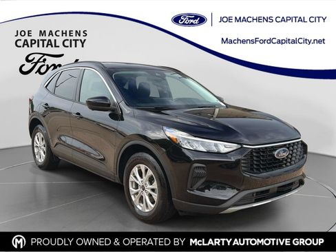 Used 2023 Ford Escape Active w/ Tech Pack #2 AWD/4WD image 1