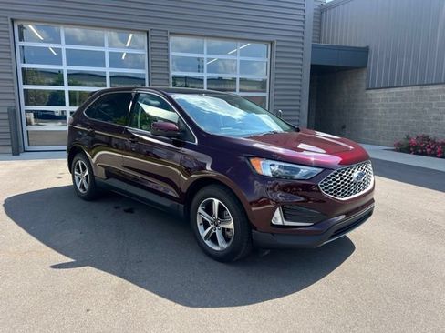 Used 2024 Ford Edge SEL w/ Convenience Package AWD/4WD image 3