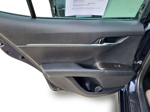 Used 2021 Toyota Camry SE image 17