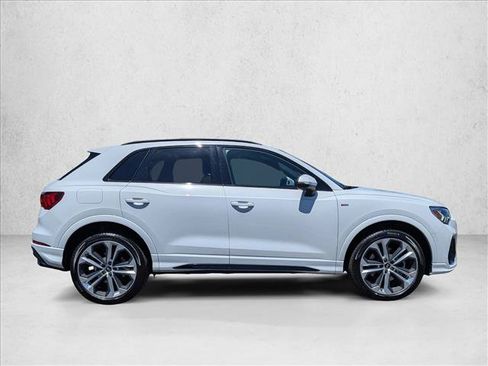 Used 2021 Audi Q3 2.0T Premium Plus w/ Premium Plus Package AWD/4WD image 4