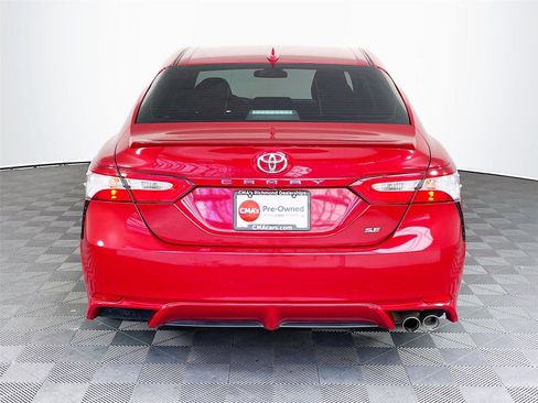 Used 2020 Toyota Camry SE FWD image 7