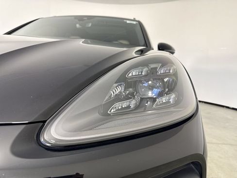 Certified 2023 Porsche Cayenne S Platinum w/ Premium Package Plus AWD/4WD image 11