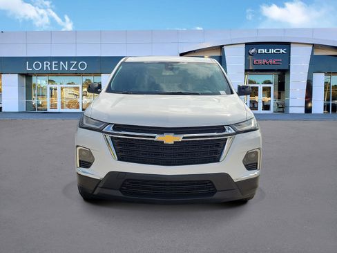 Used 2023 Chevrolet Traverse LS FWD image 2
