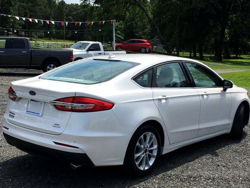 Used 2019 Ford Fusion SE image 6