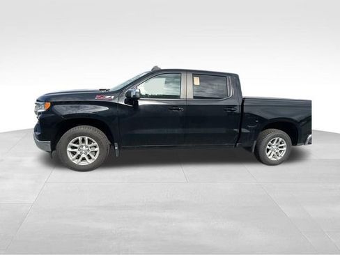 Used 2023 Chevrolet Silverado 1500 LT AWD/4WD image 2