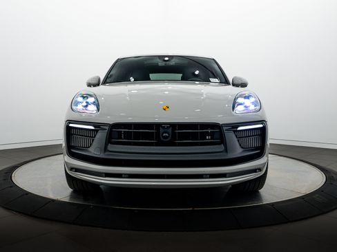 Certified 2025 Porsche Macan GTS AWD/4WD image 10