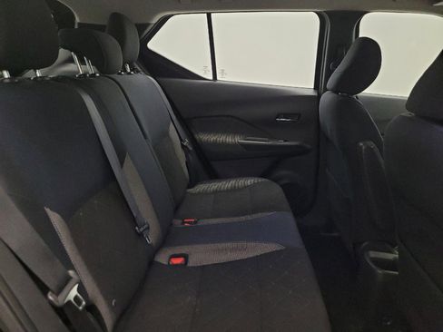 Used 2018 Nissan Kicks SV w/ Exterior Package FWD image 19