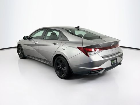 Used 2023 Hyundai Elantra SEL w/ Cargo Package FWD image 5