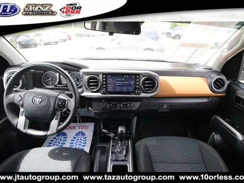 Used 2020 Toyota Tacoma SR5 RWD image 15