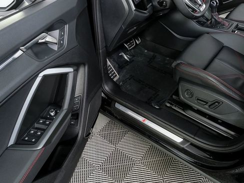 Used 2025 Audi Q3 2.0T Premium Plus w/ Premium Plus Package image 8