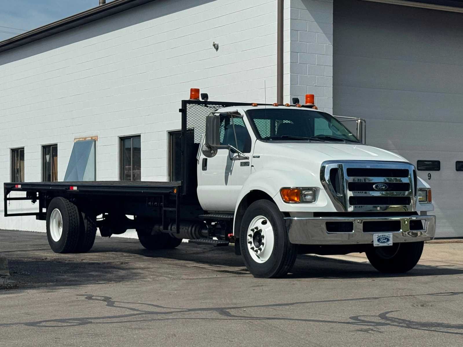 Used 2015 Ford F650 2WD Regular Cab Super Duty image 2