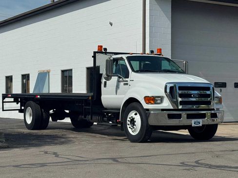 Used 2015 Ford F650 2WD Regular Cab Super Duty image 2