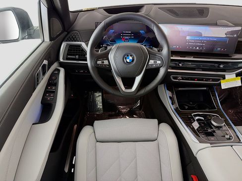 New 2026 BMW X5 xDrive50e w/ Premium Package AWD/4WD image 24