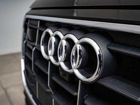 Used 2022 Audi Q8 Premium Plus AWD/4WD image 3